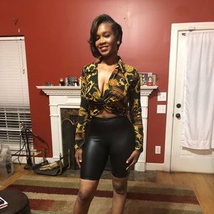 Meet your Posher, Debrina